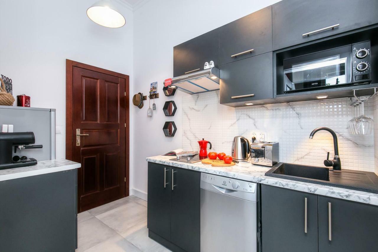 Berg Apartament Red Obok Starego Miasta グダニスク エクステリア 写真