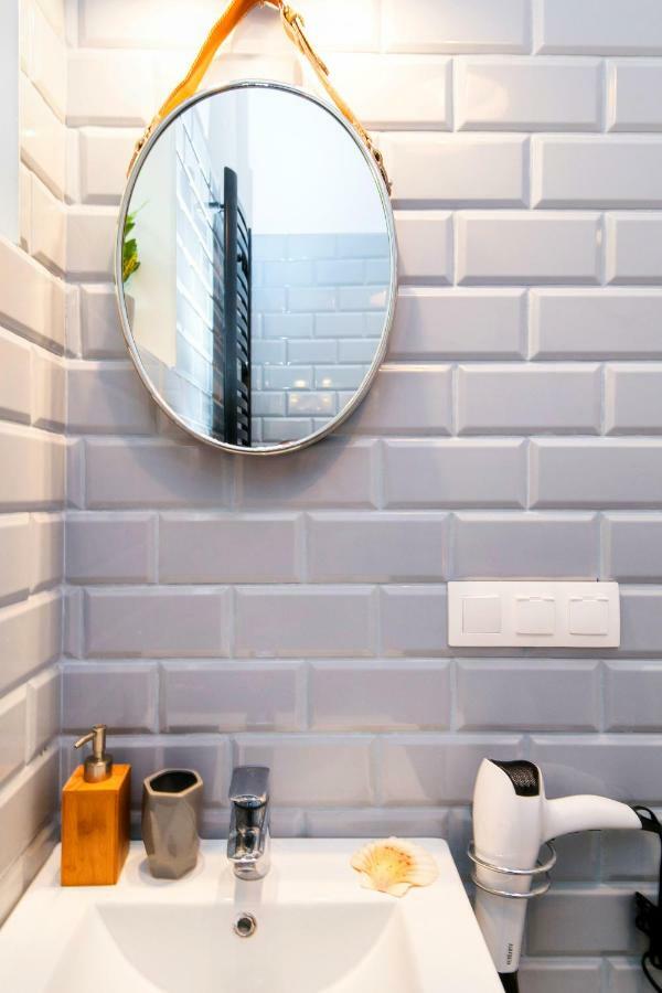 Berg Apartament Red Obok Starego Miasta グダニスク エクステリア 写真
